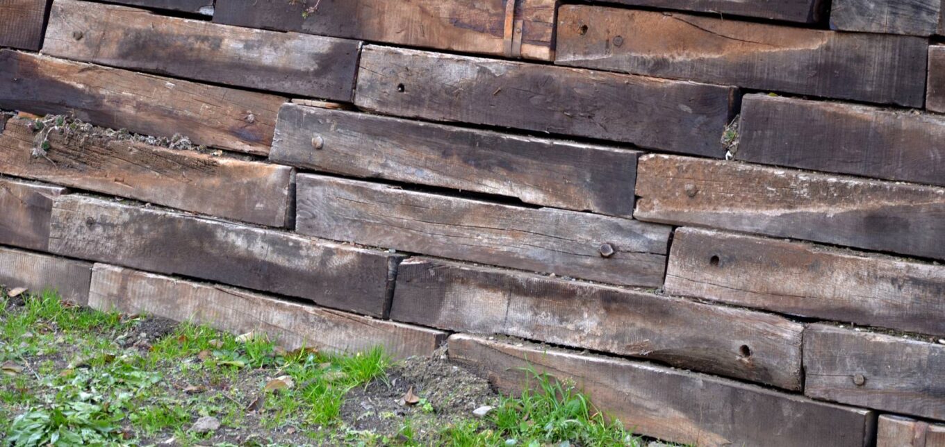 How to Build a Deadman Retaining Wall With Crossties – Mother Earth News - Vimarsana News